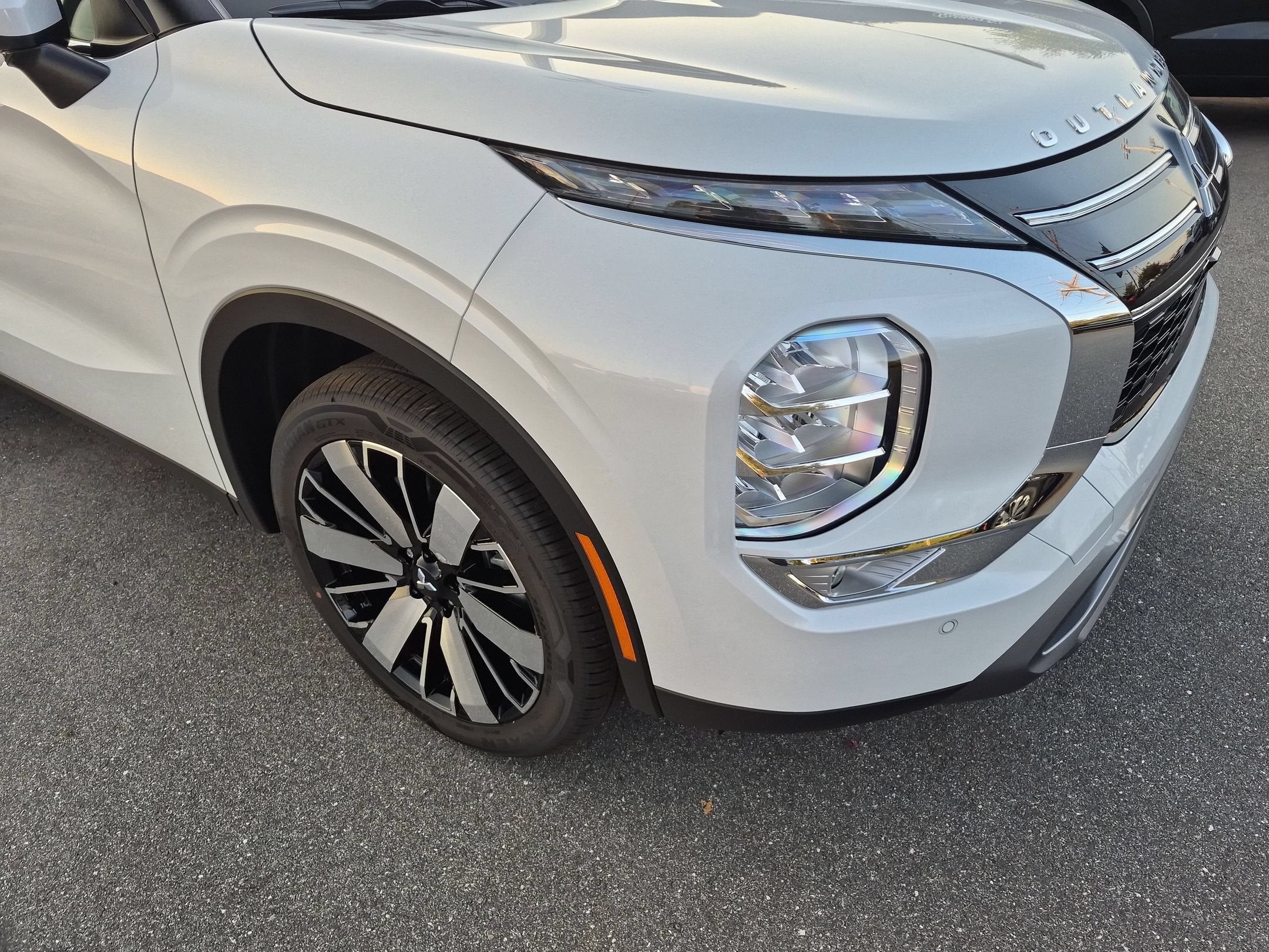 2026 Mitsubishi Outlander SE