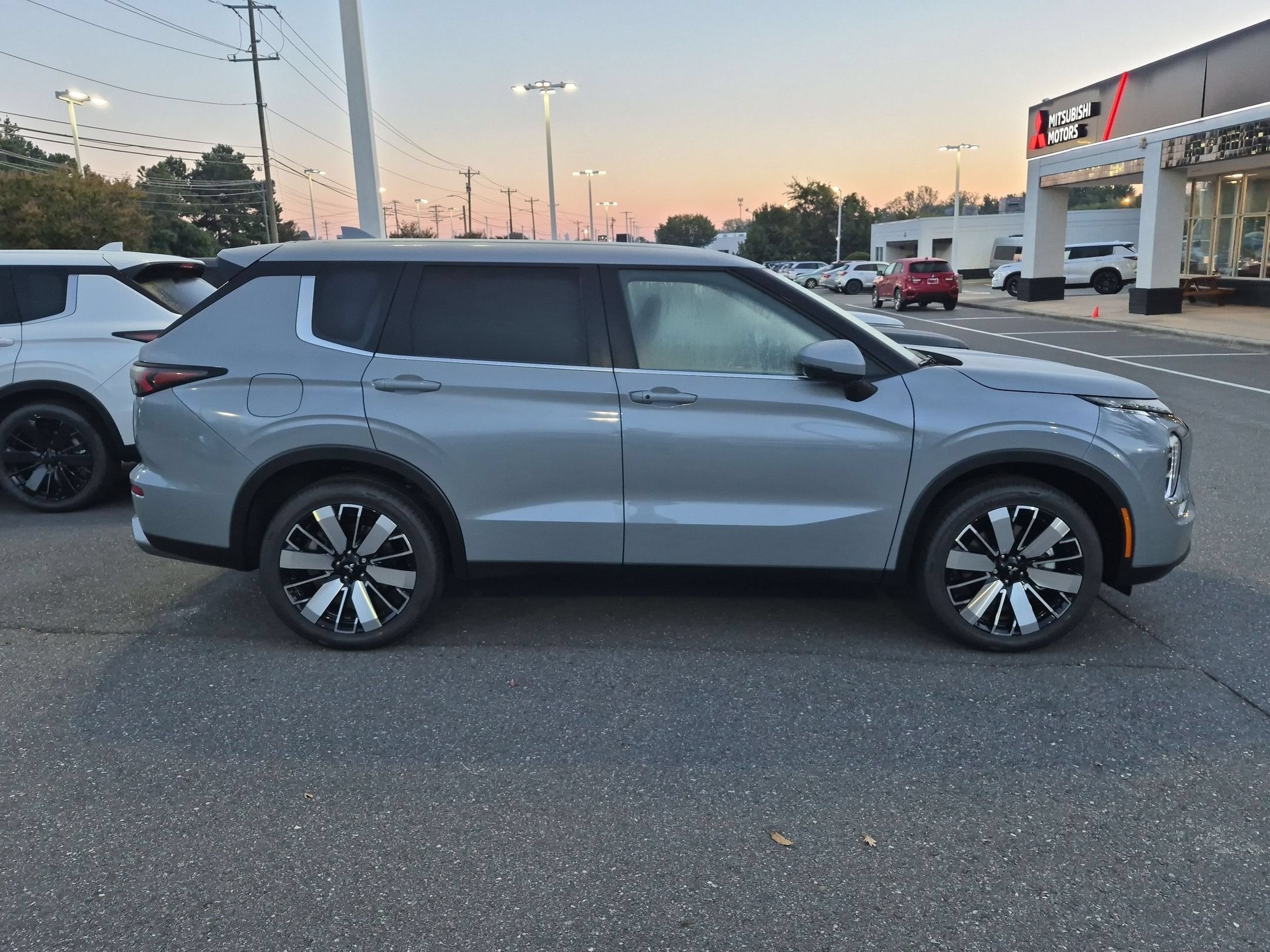 2026 Mitsubishi Outlander SE