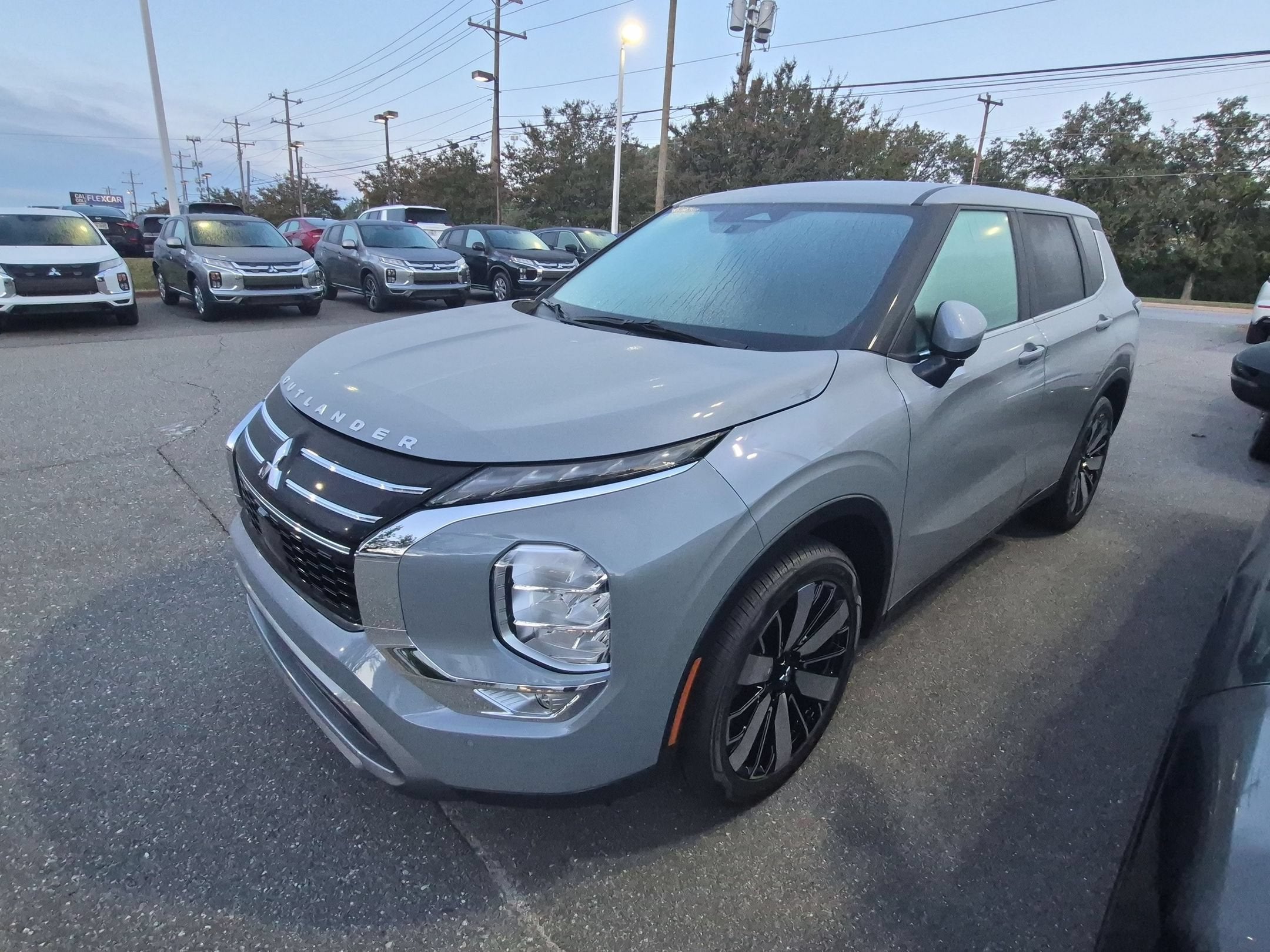 2026 Mitsubishi Outlander SE