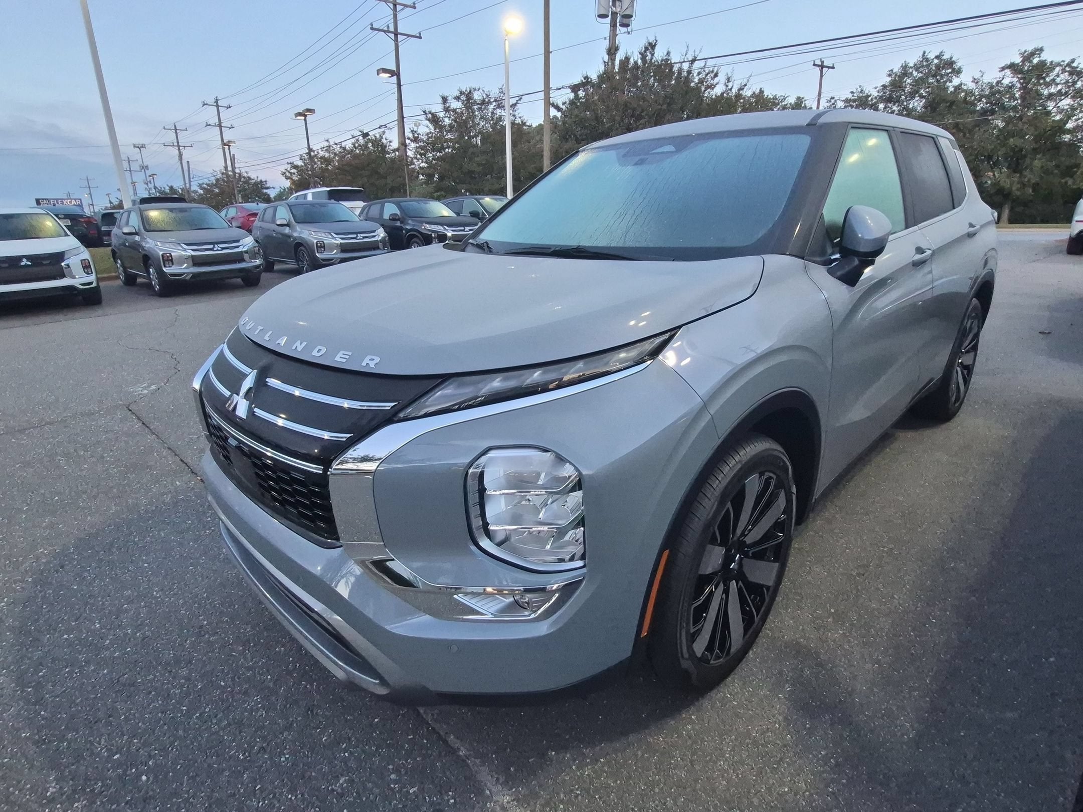 2026 Mitsubishi Outlander SE