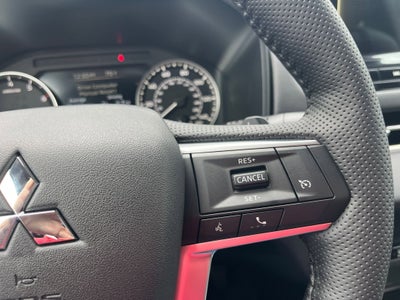 2026 Mitsubishi Outlander LE