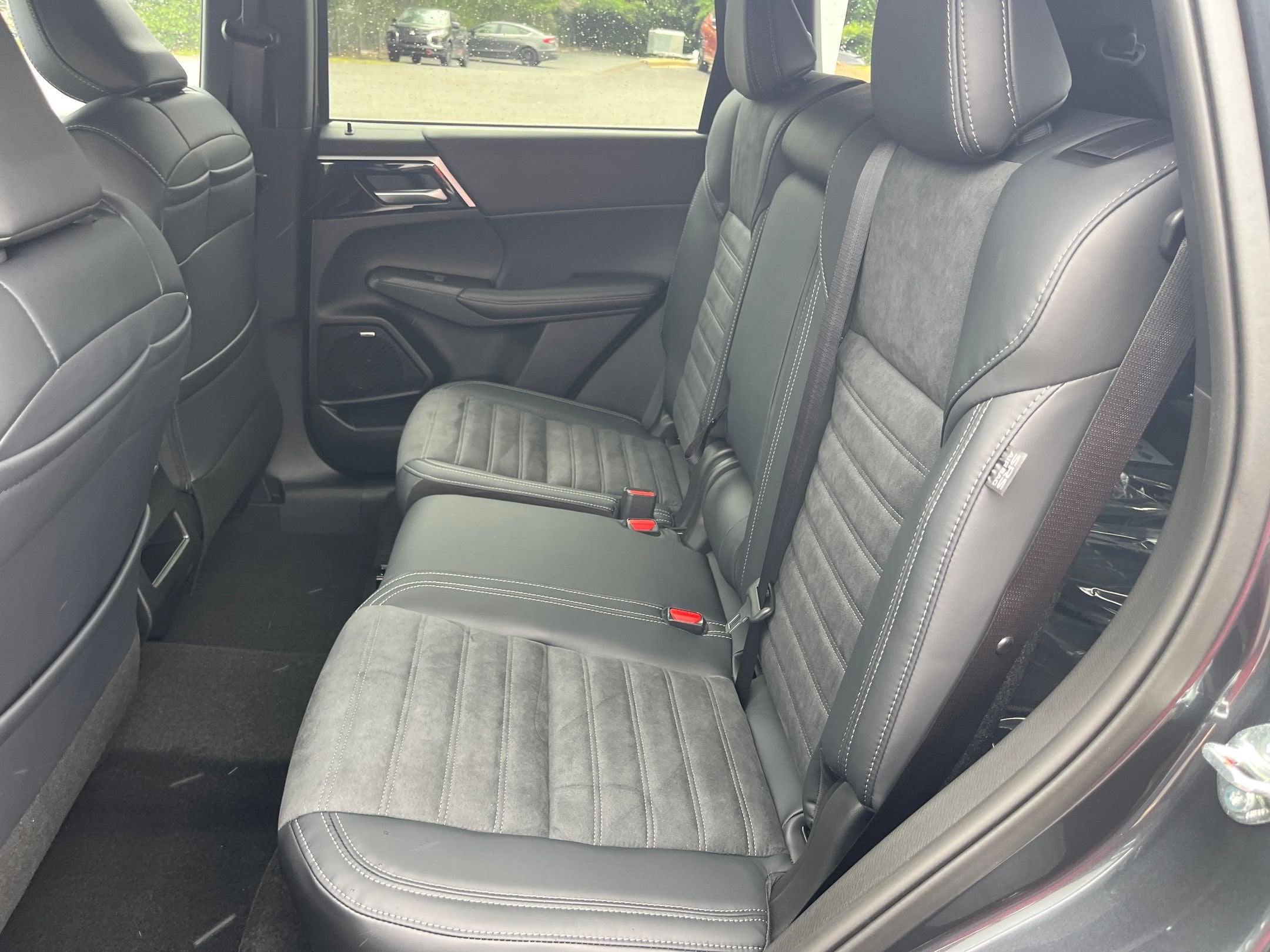 2026 Mitsubishi Outlander LE