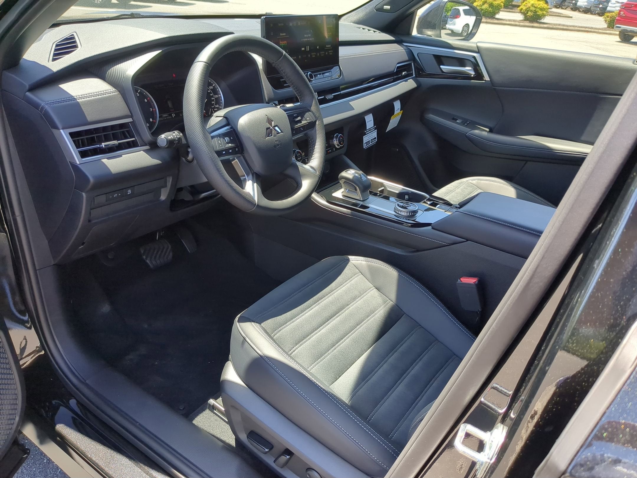 2026 Mitsubishi Outlander LE