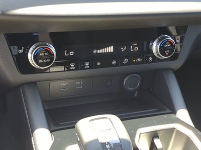 2026 Mitsubishi Outlander LE