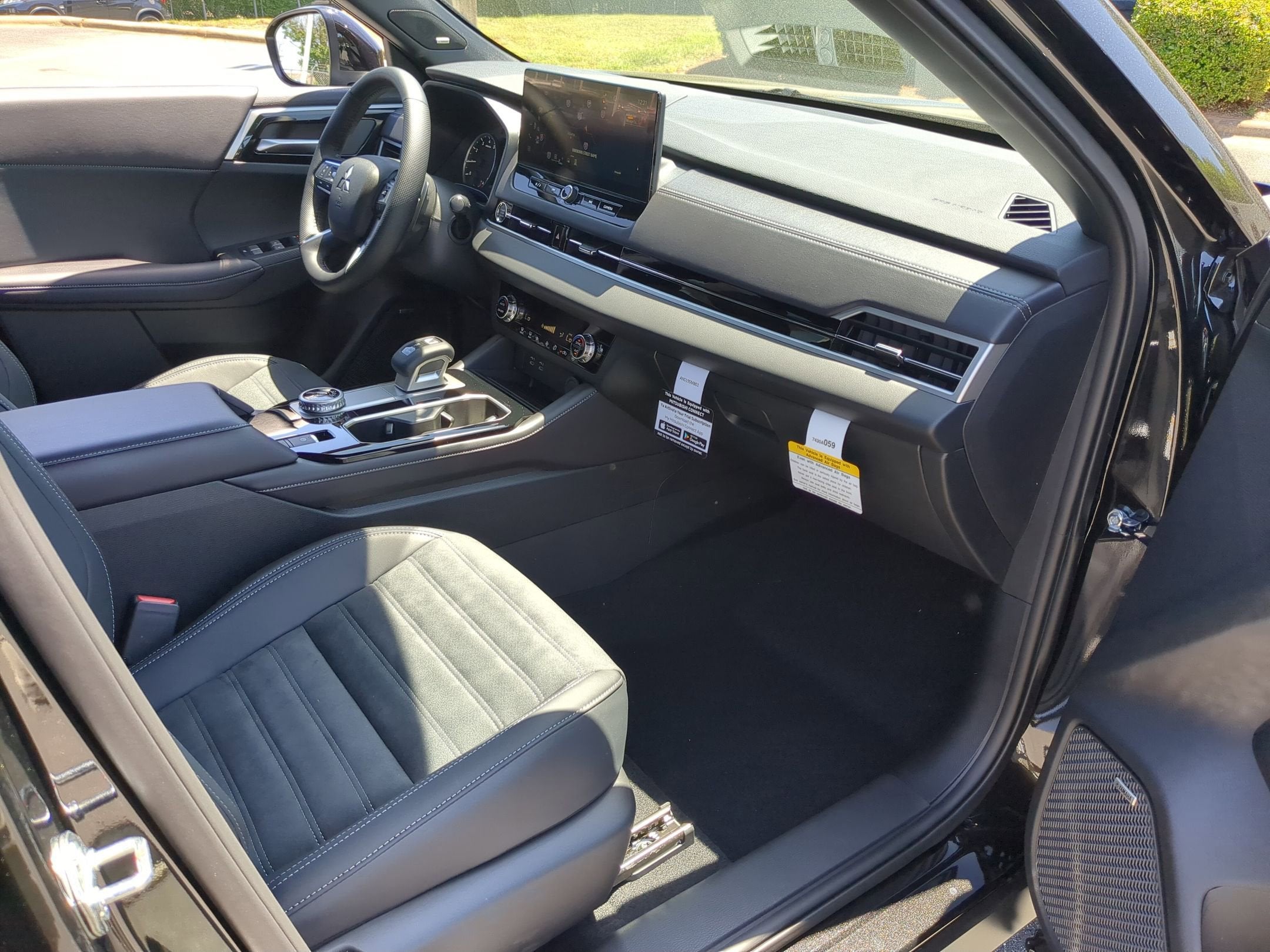 2026 Mitsubishi Outlander LE