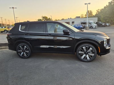 2026 Mitsubishi Outlander SE