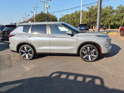 2026 Mitsubishi Outlander SE