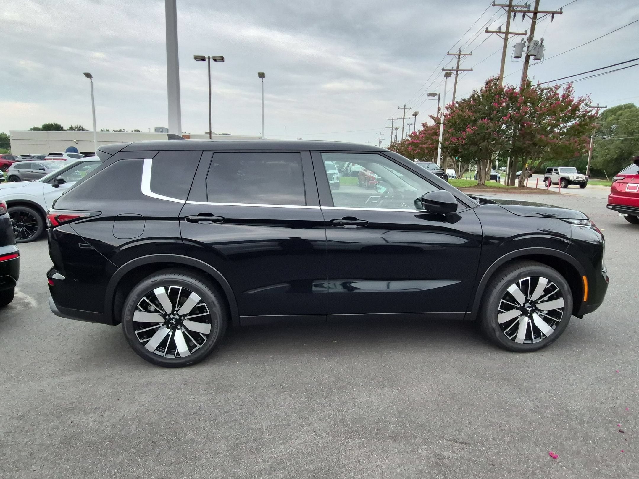 2026 Mitsubishi Outlander SE