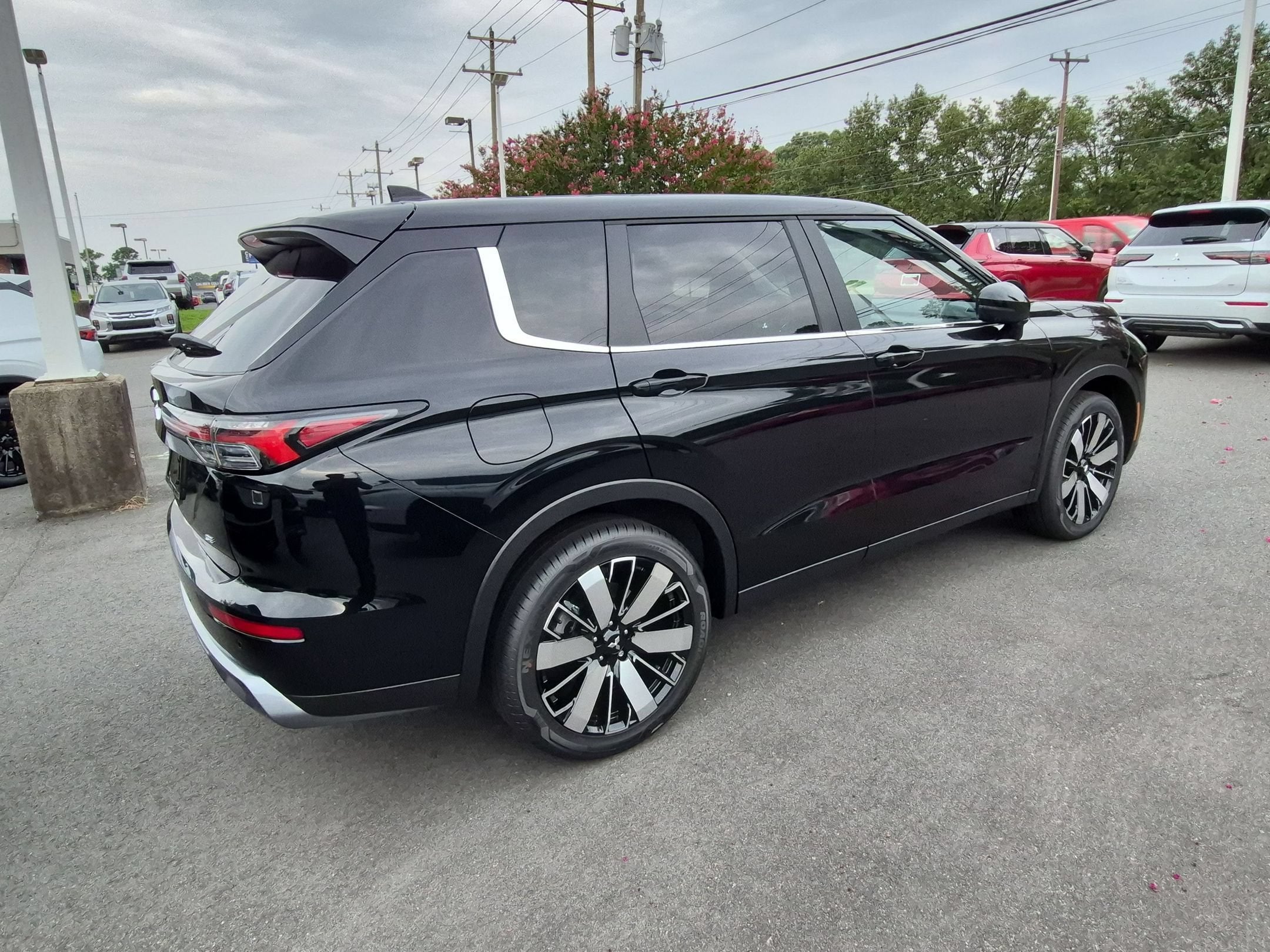 2026 Mitsubishi Outlander SE