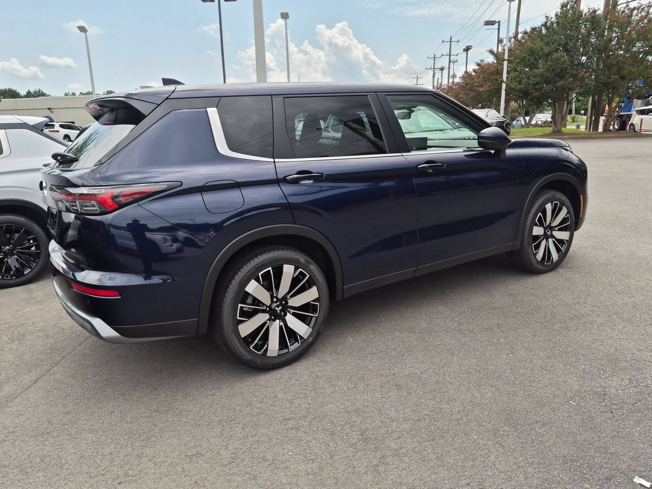 2026 Mitsubishi Outlander SE