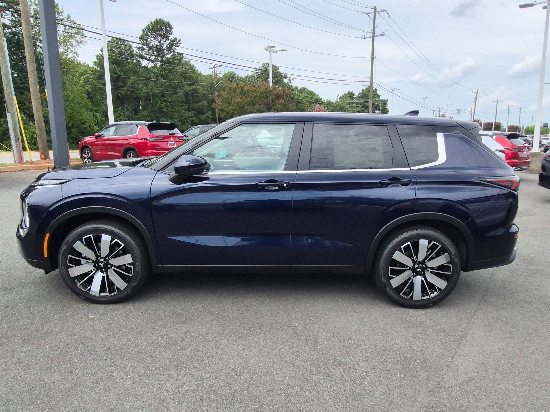 2026 Mitsubishi Outlander SE