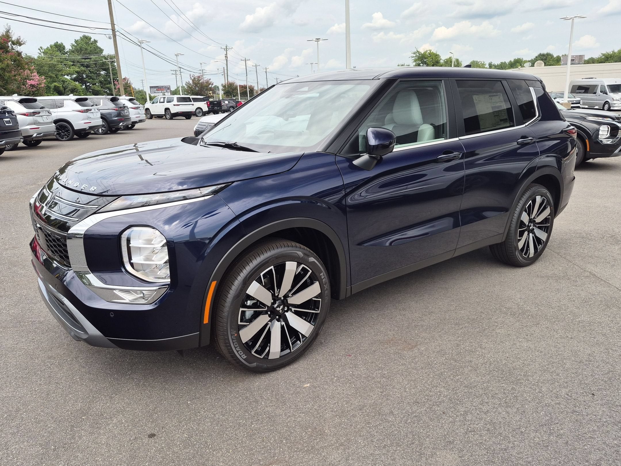 2026 Mitsubishi Outlander SE