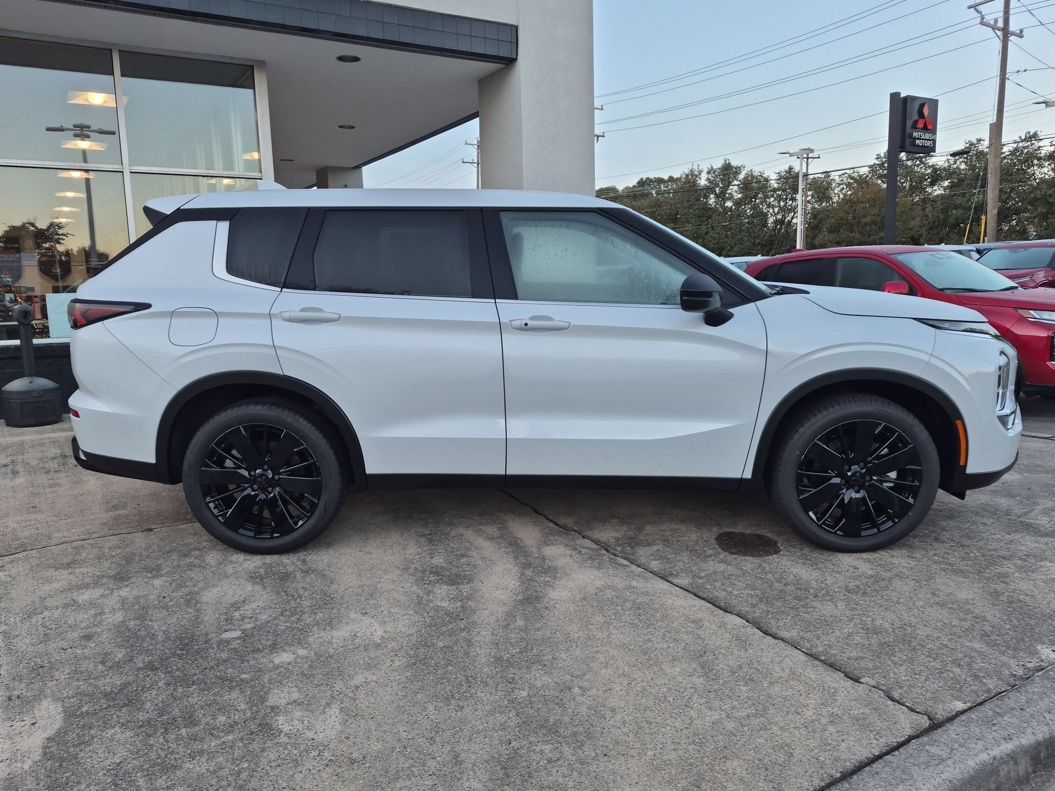 2026 Mitsubishi Outlander LE