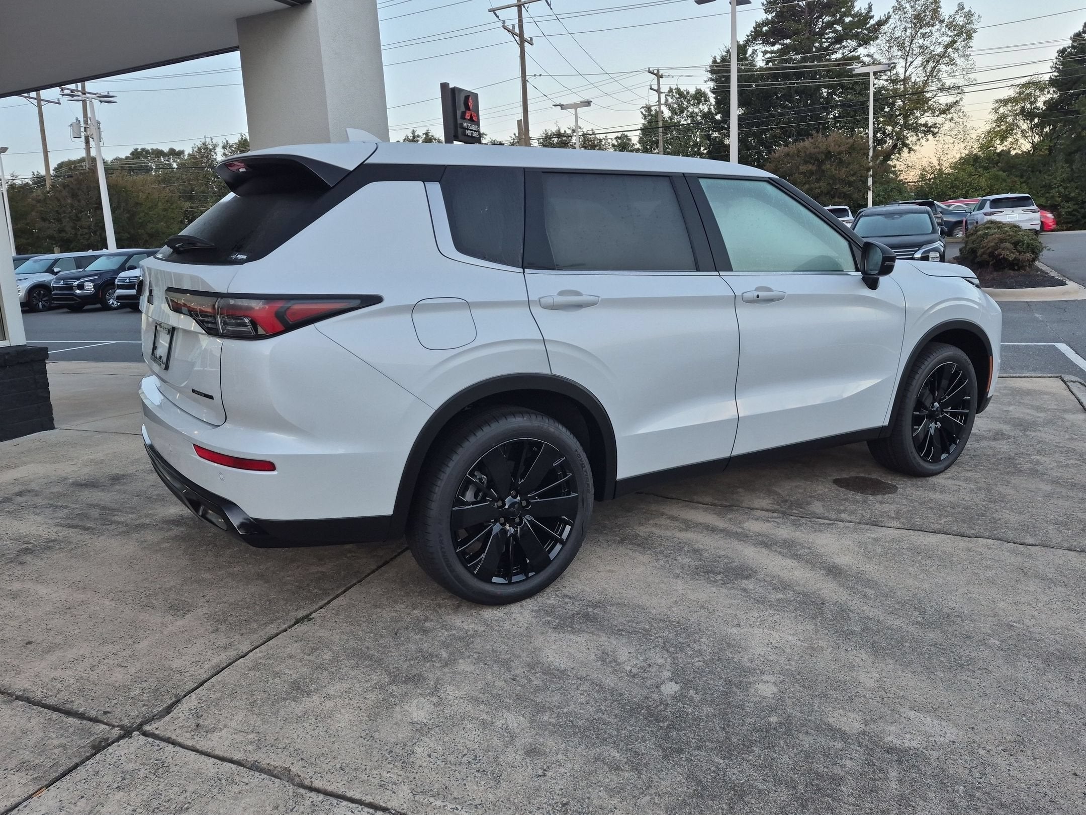 2026 Mitsubishi Outlander LE