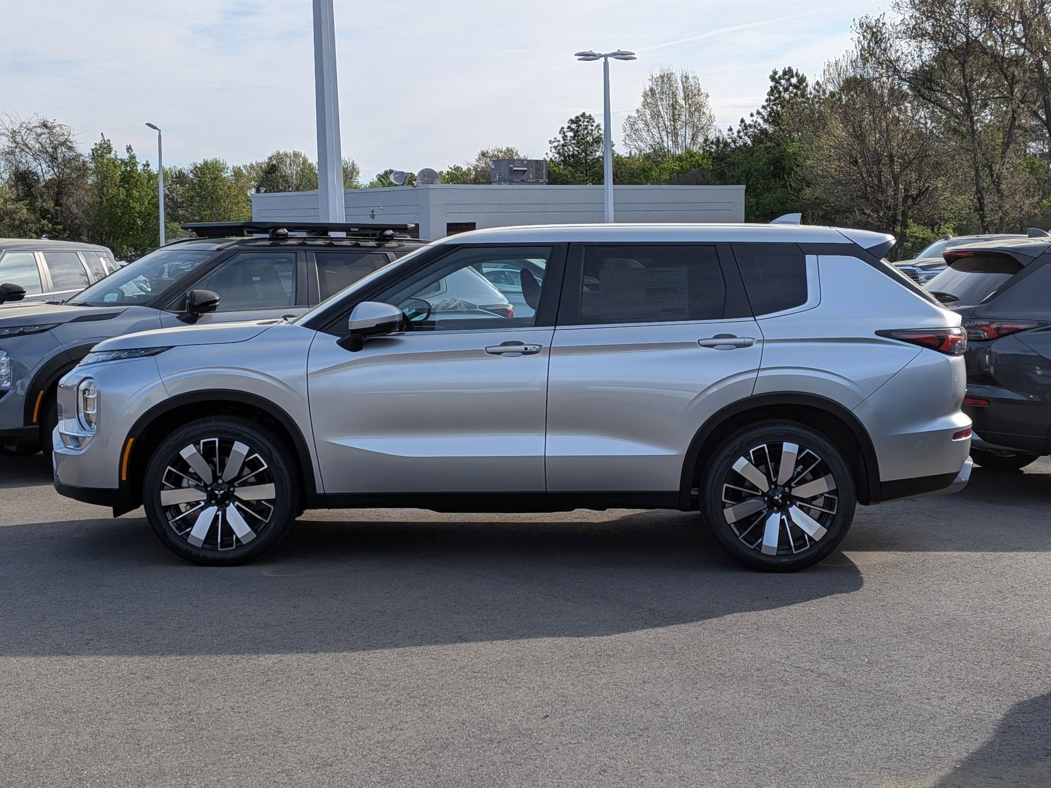 2026 Mitsubishi Outlander SE