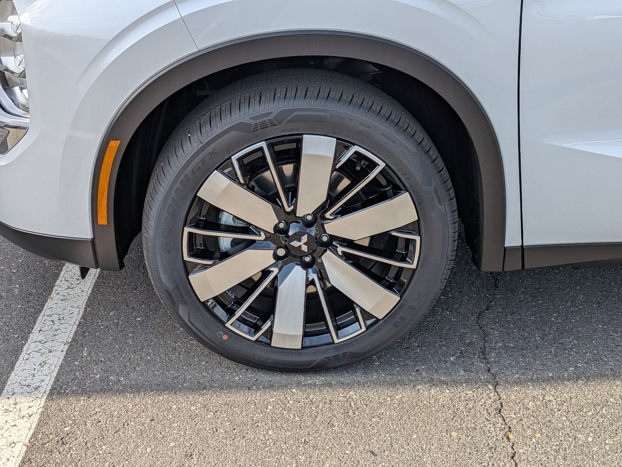 2026 Mitsubishi Outlander SE