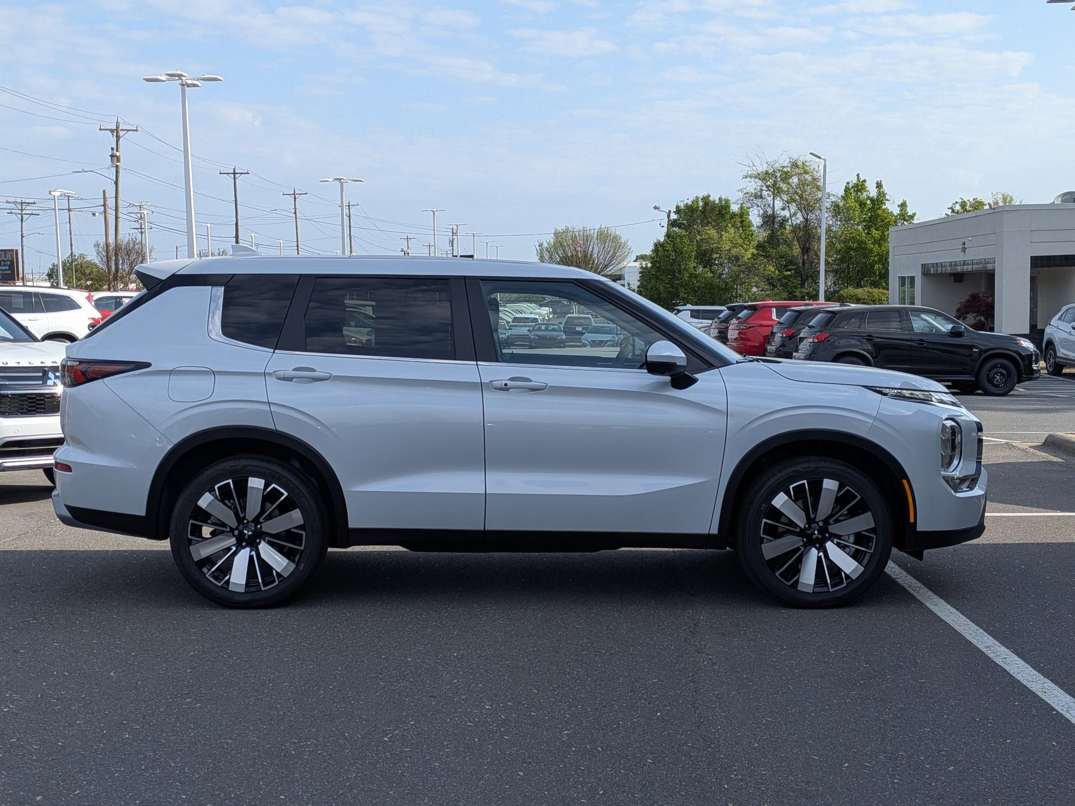 2026 Mitsubishi Outlander SE