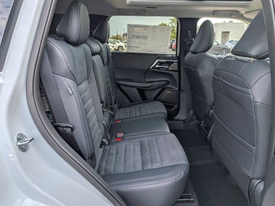 2026 Mitsubishi Outlander SE