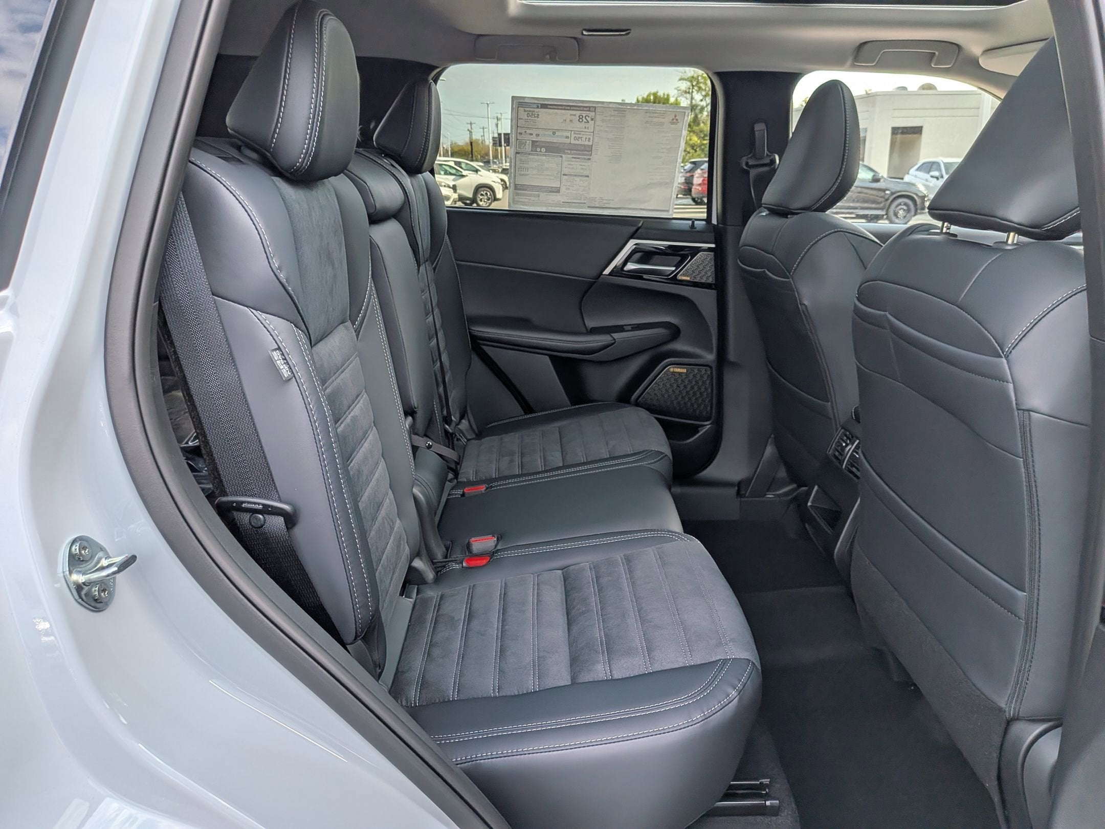 2026 Mitsubishi Outlander SE