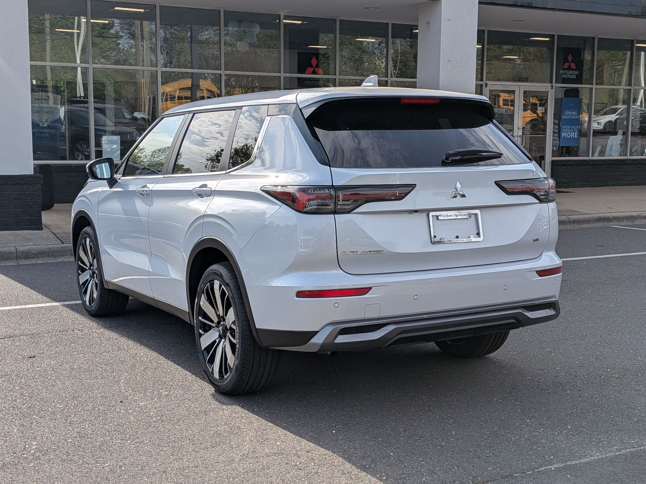 2026 Mitsubishi Outlander SE