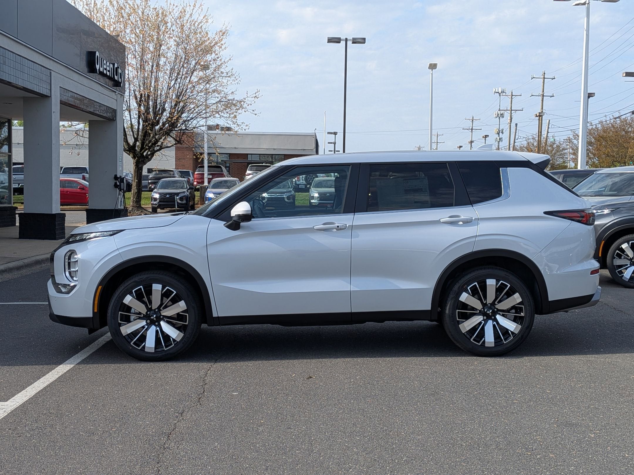 2026 Mitsubishi Outlander SE