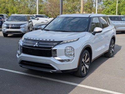 2026 Mitsubishi Outlander SE