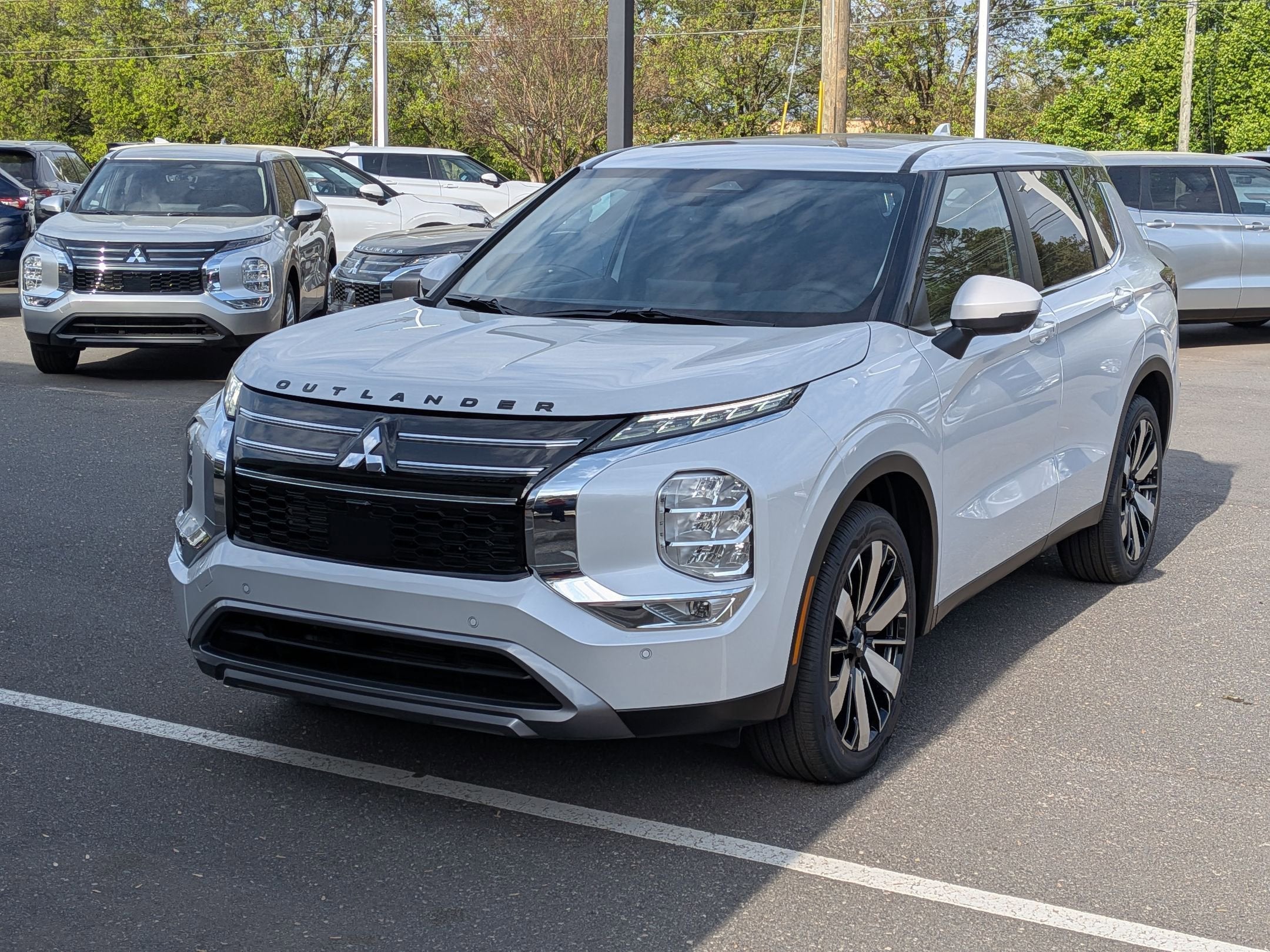 2026 Mitsubishi Outlander SE