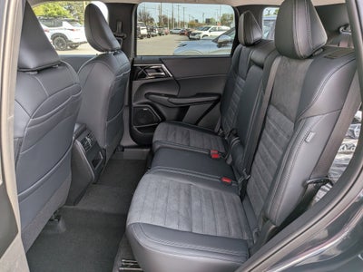 2026 Mitsubishi Outlander SE