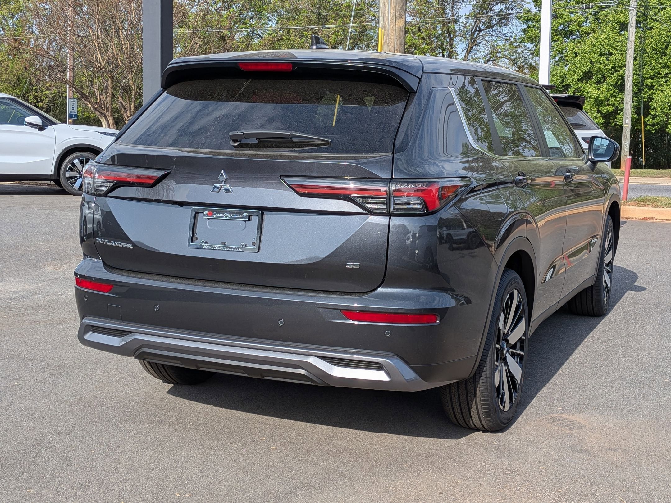 2026 Mitsubishi Outlander SE