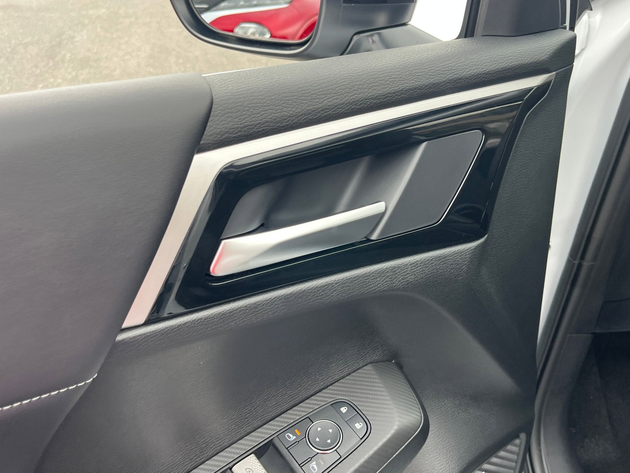 2026 Mitsubishi Outlander LE