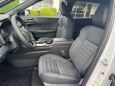 2026 Mitsubishi Outlander LE