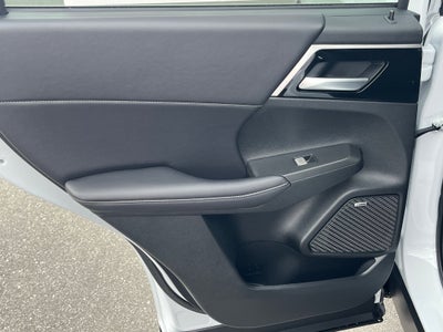 2026 Mitsubishi Outlander LE