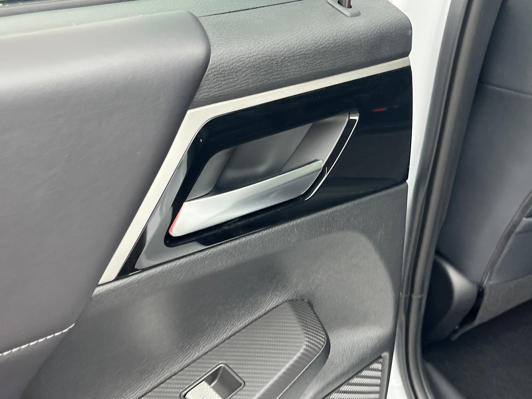 2026 Mitsubishi Outlander LE