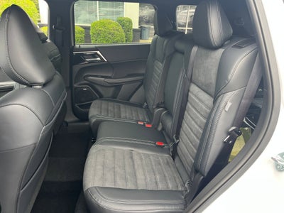 2026 Mitsubishi Outlander LE