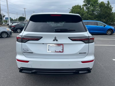 2026 Mitsubishi Outlander LE