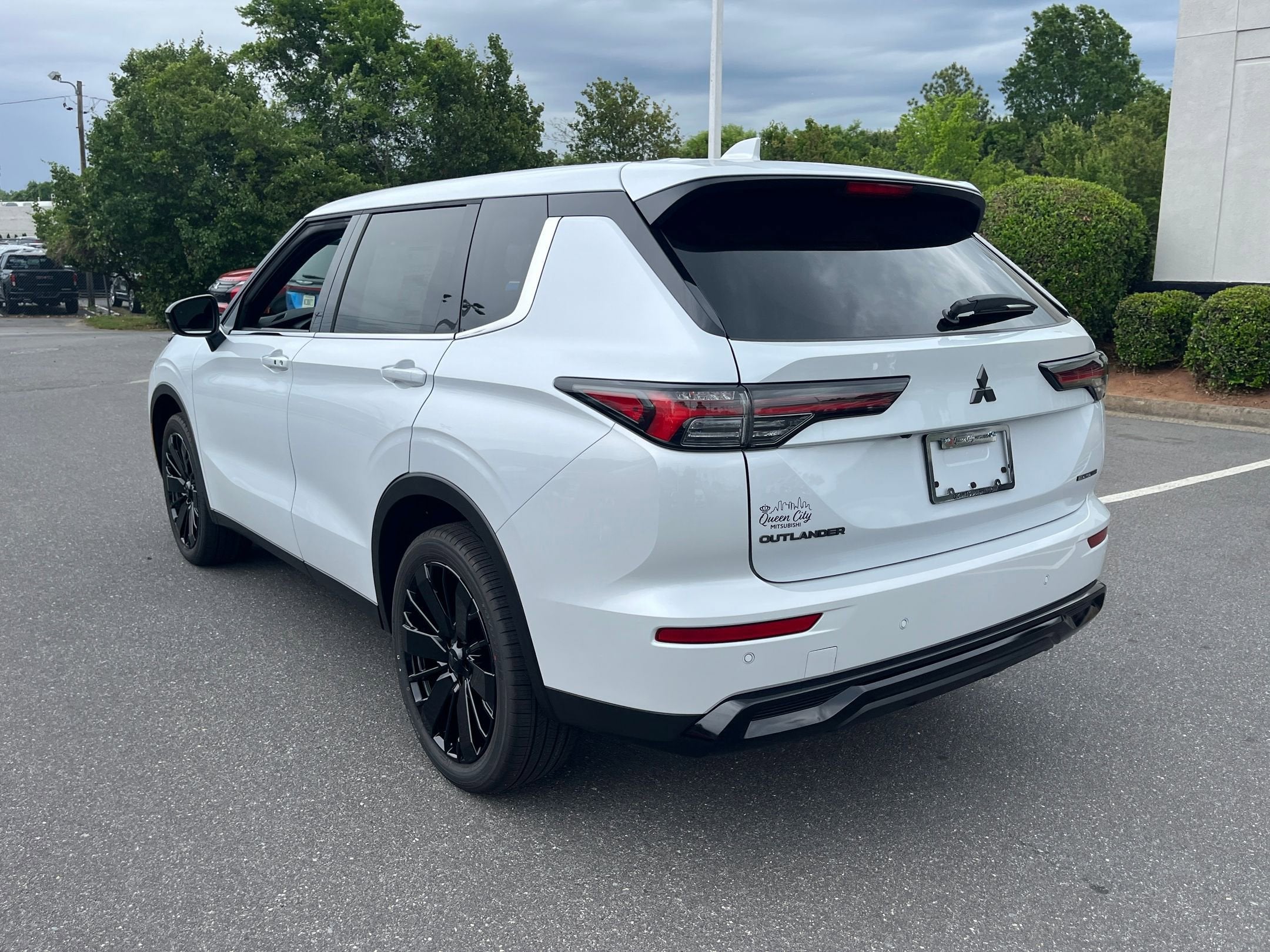 2026 Mitsubishi Outlander LE