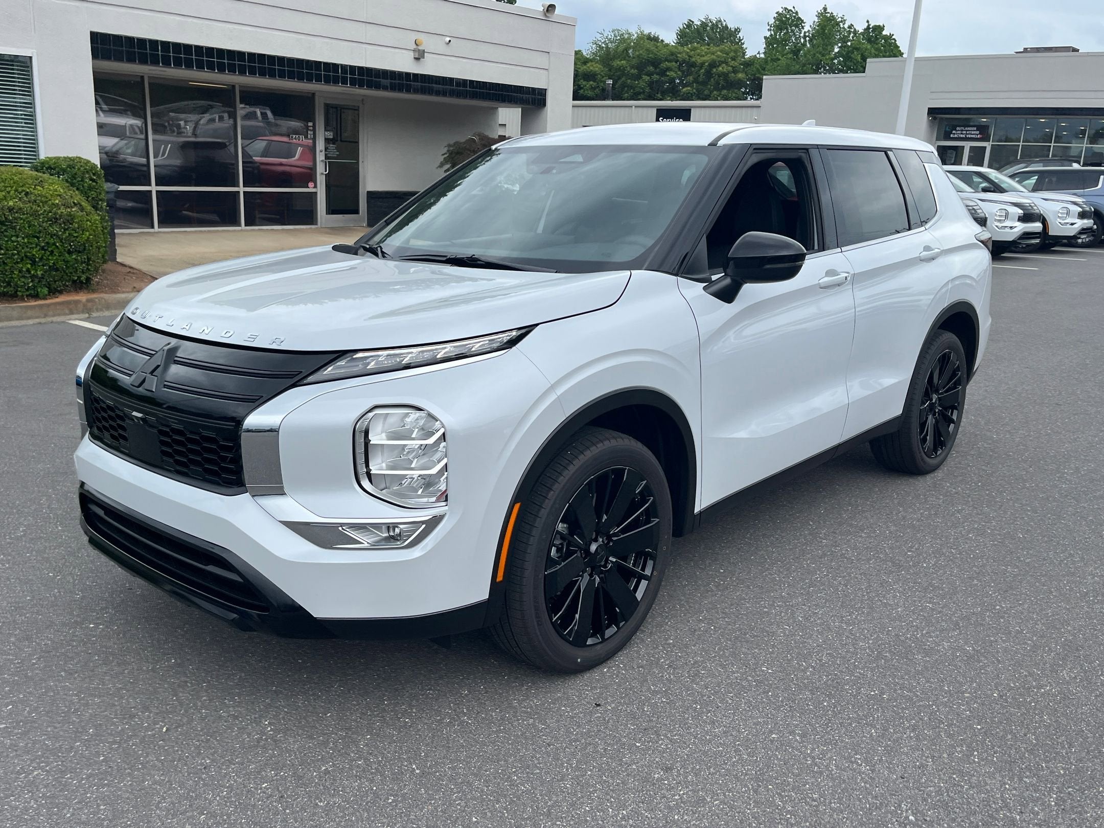 2026 Mitsubishi Outlander LE