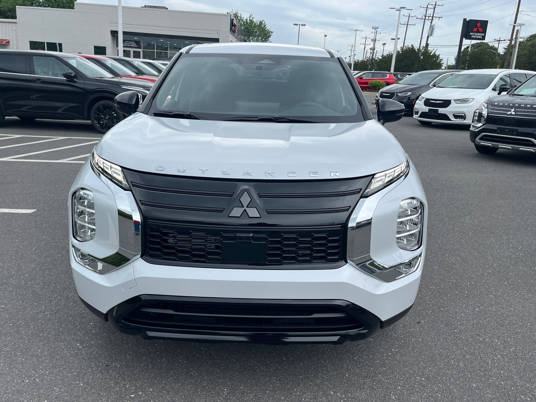 2026 Mitsubishi Outlander LE