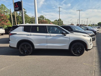 2026 Mitsubishi Outlander LE