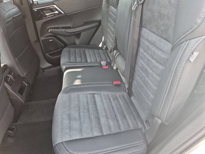 2026 Mitsubishi Outlander LE