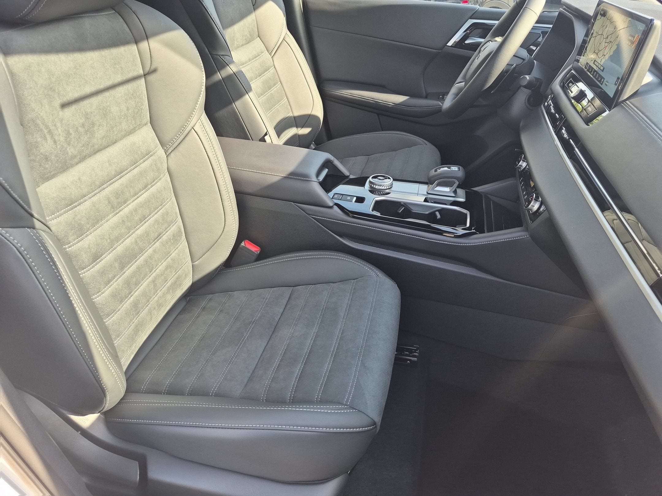 2026 Mitsubishi Outlander LE