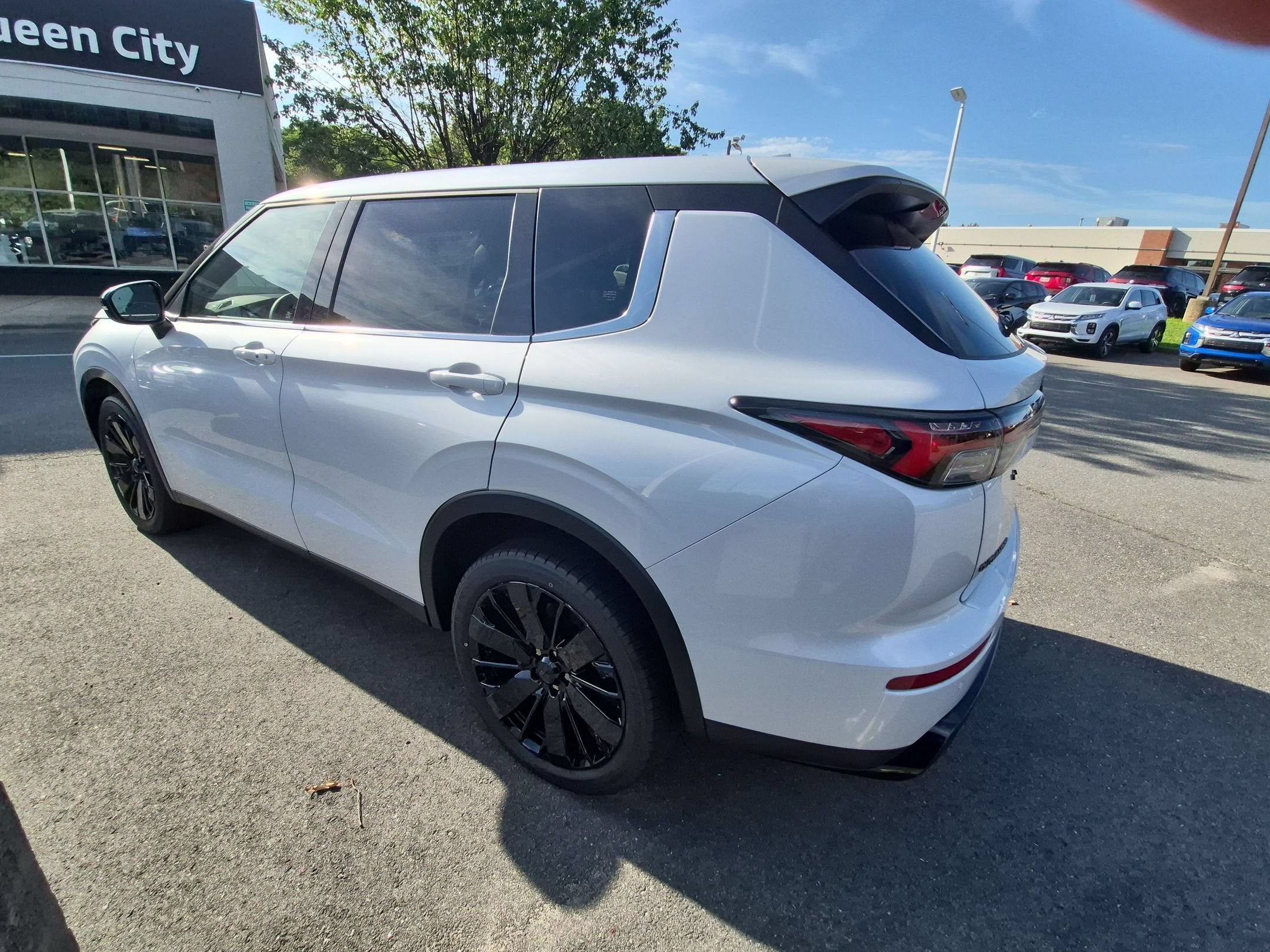 2026 Mitsubishi Outlander LE