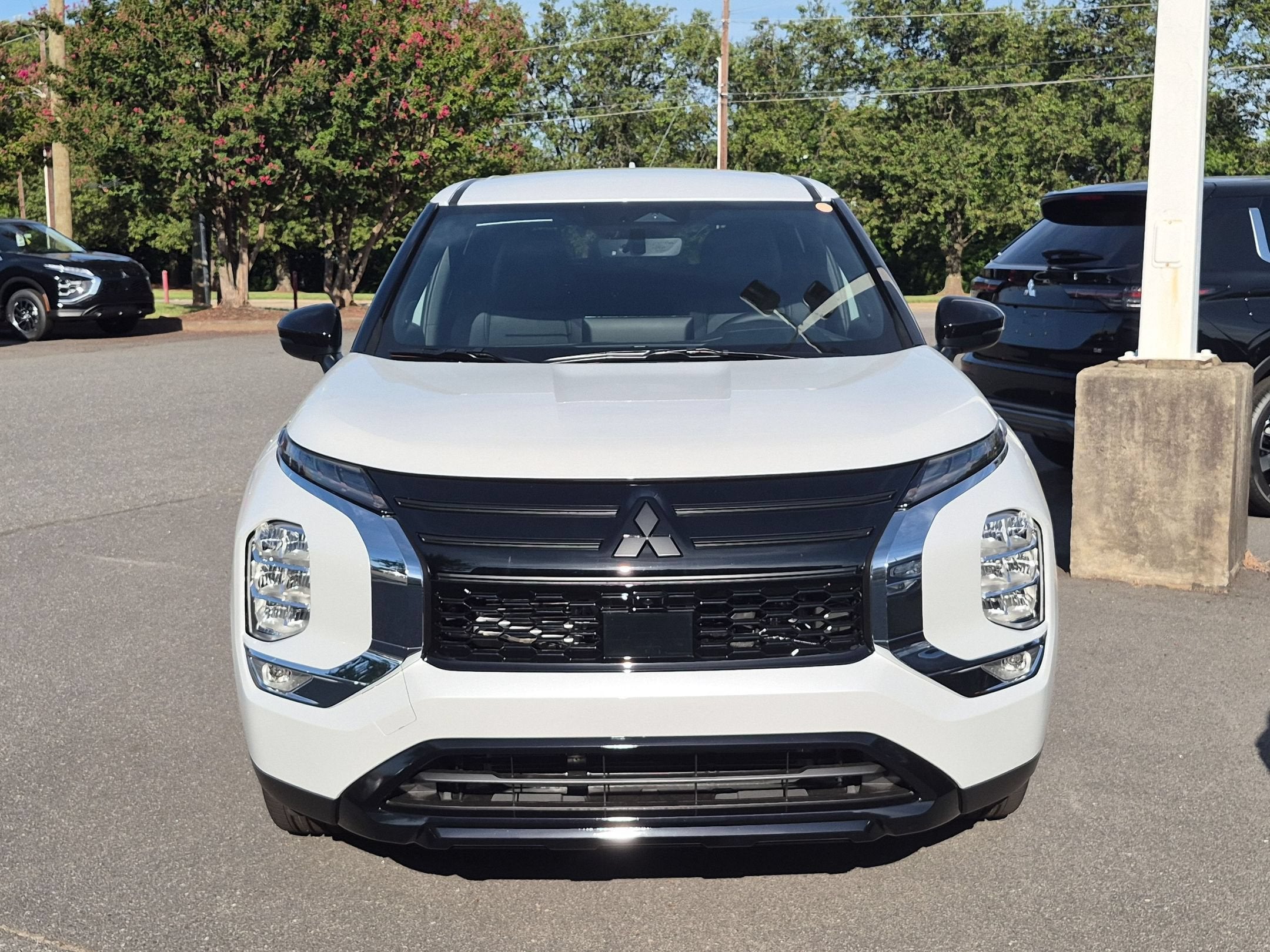 2026 Mitsubishi Outlander LE