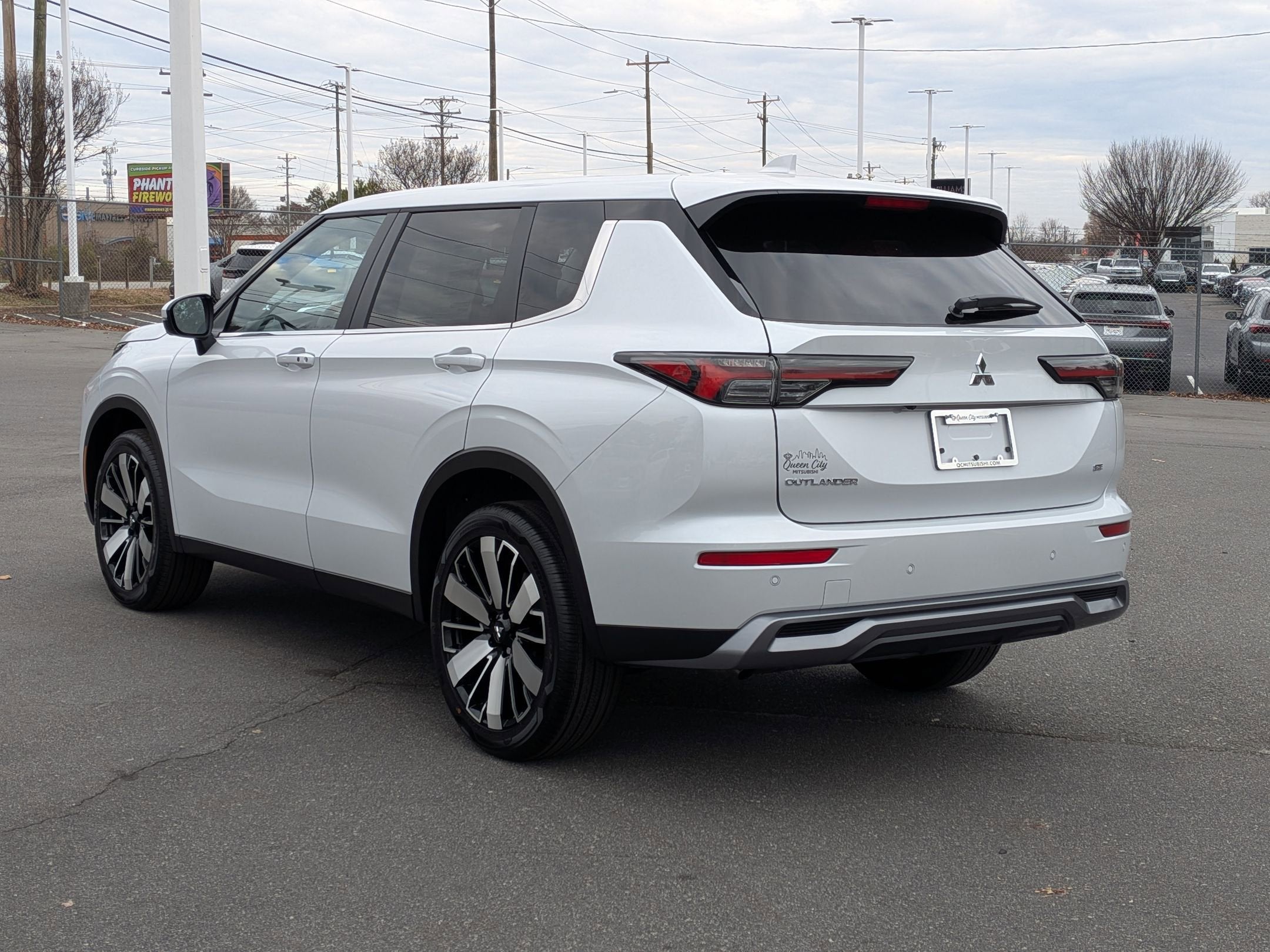 2026 Mitsubishi Outlander SE