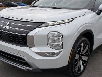 2026 Mitsubishi Outlander SE