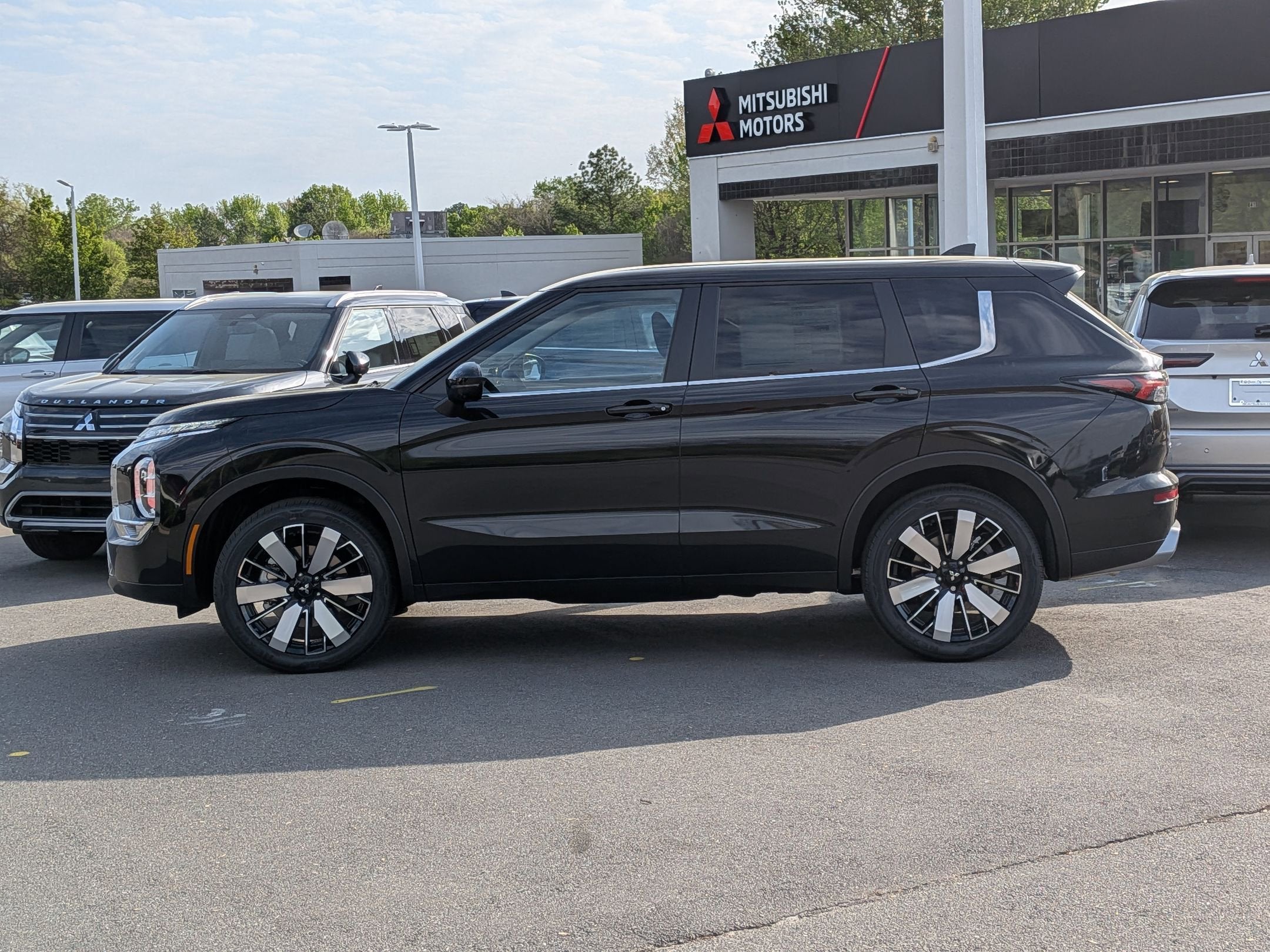 2026 Mitsubishi Outlander SE