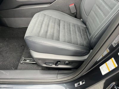 2026 Mitsubishi Outlander LE