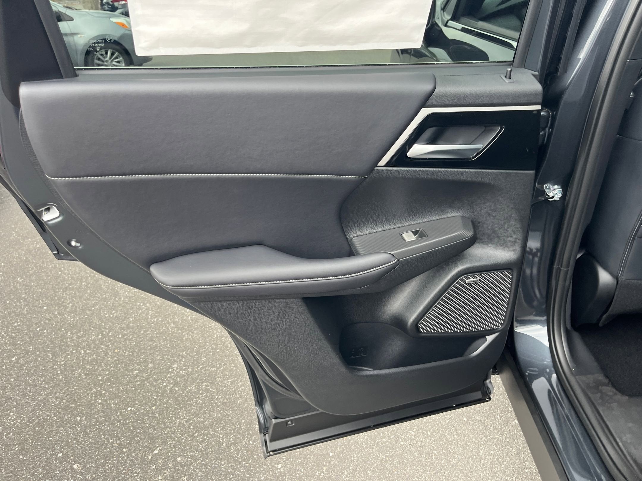 2026 Mitsubishi Outlander LE