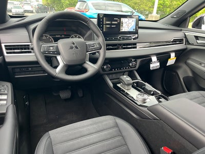 2026 Mitsubishi Outlander LE