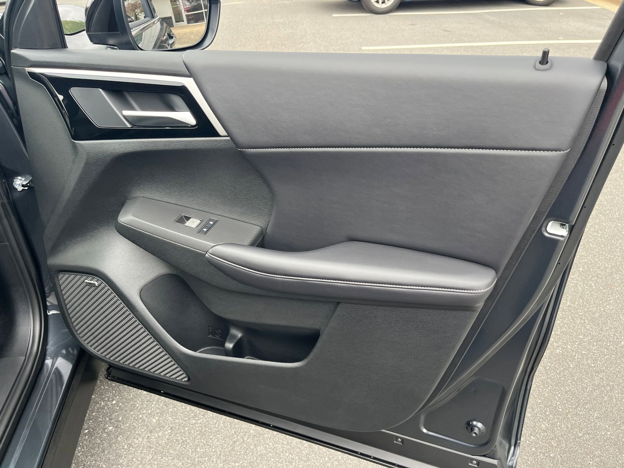 2026 Mitsubishi Outlander LE